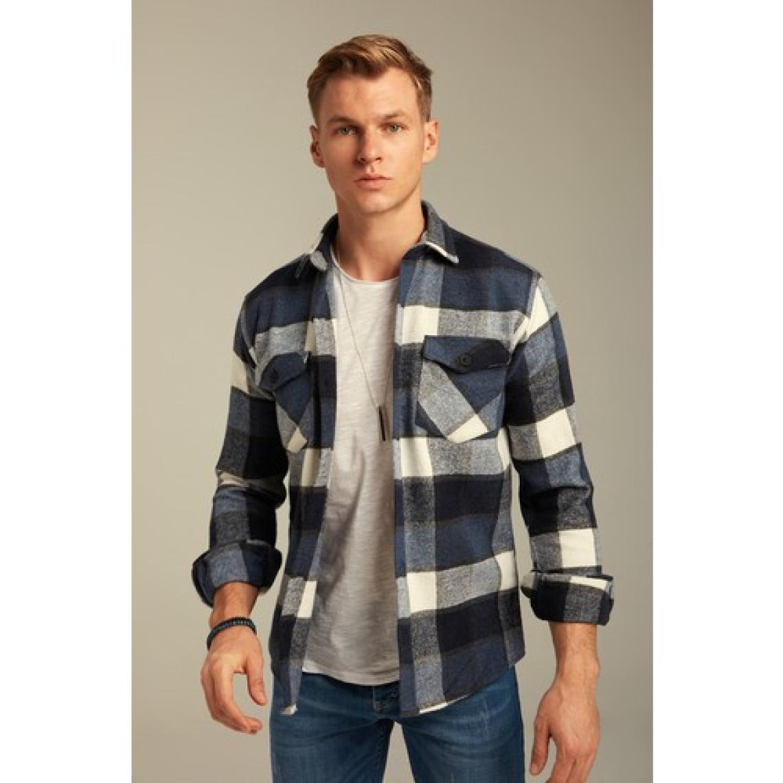 Cool Tarz Mavi Erkek Slim Fit Düğmeli Yaka Çift Cepli Oduncu Ekose Gömlek