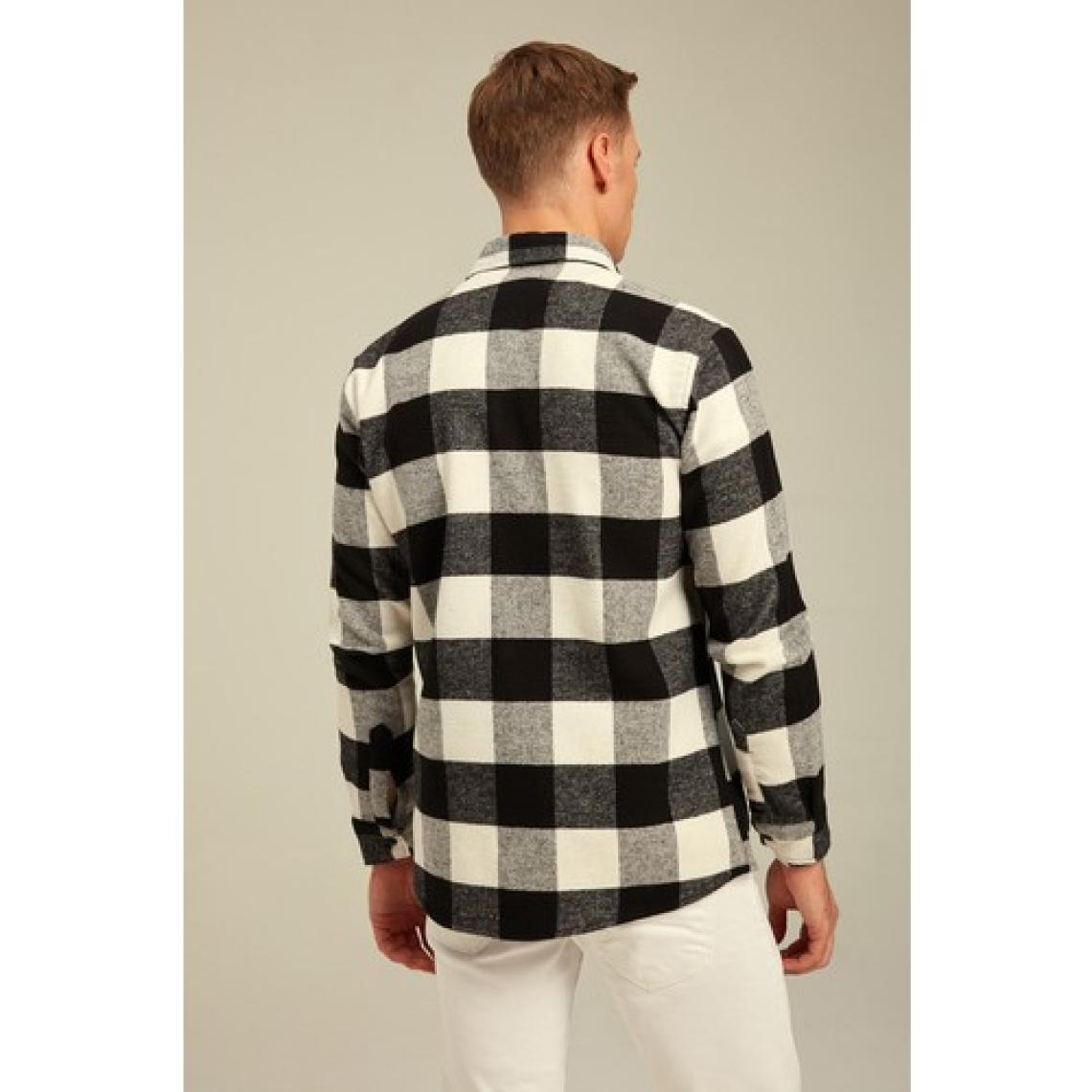 Cool Tarz Beyaz Erkek Slim Fit Düğmeli Yaka Çift Cepli Oduncu Ekose Gömlek