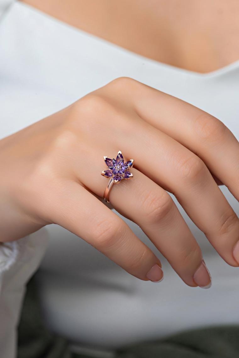 925 Ayar Gümüş Ayarlanabilir Mor Taşlı Lotus Çiçeği Yüzük