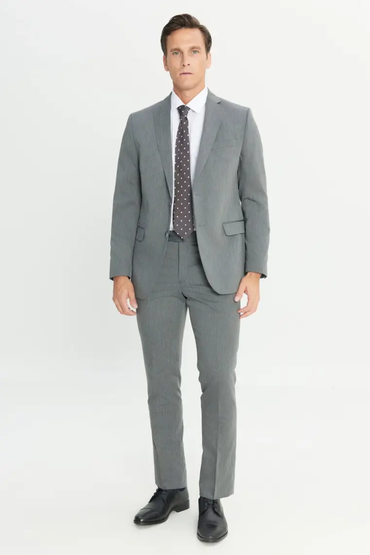 Slim Fit Dar Kesim Mono Yaka Takım Elbise