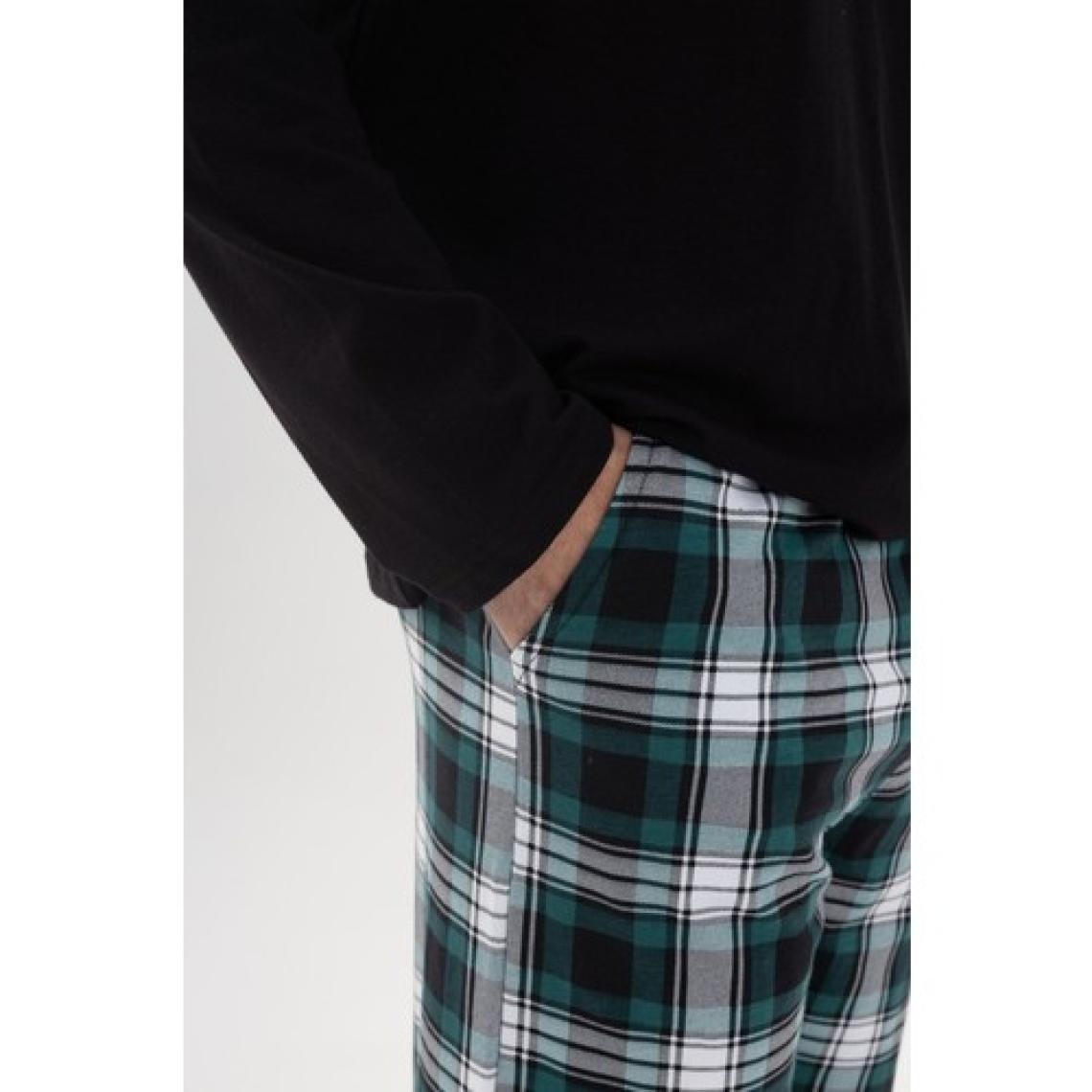 Erkek Pamuklu Uzun Kollu Yamalı Ekose Desenli Pijama Takımı