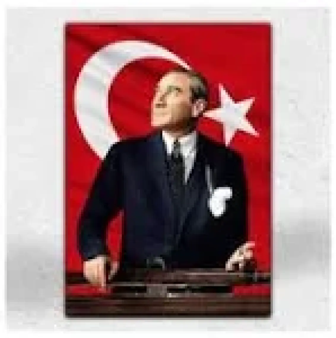 İyi Olsun Bayraklı Atatürk Portresi Her Mekana Uygun Dekoratif Kanvas Tablo