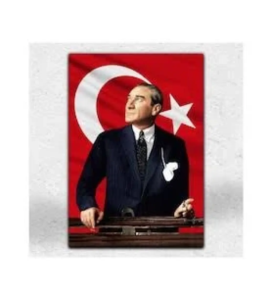 İyi Olsun Bayraklı Atatürk Portresi Her Mekana Uygun Dekoratif Kanvas Tablo
