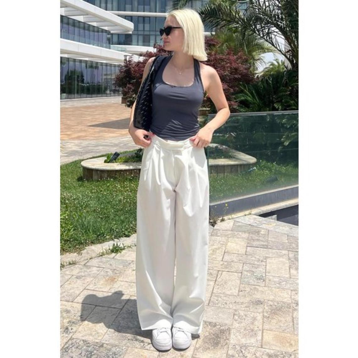 Madmext Beyaz Yüksek Bel Rahat Kesim Bol Paça Pantolon Mg2120