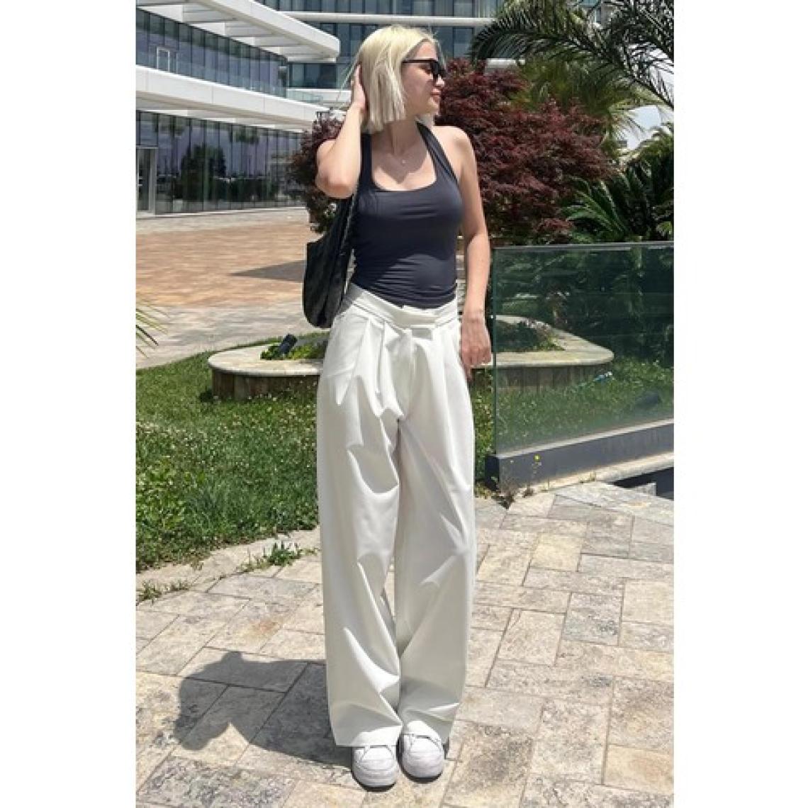 Madmext Beyaz Yüksek Bel Rahat Kesim Bol Paça Pantolon Mg2120