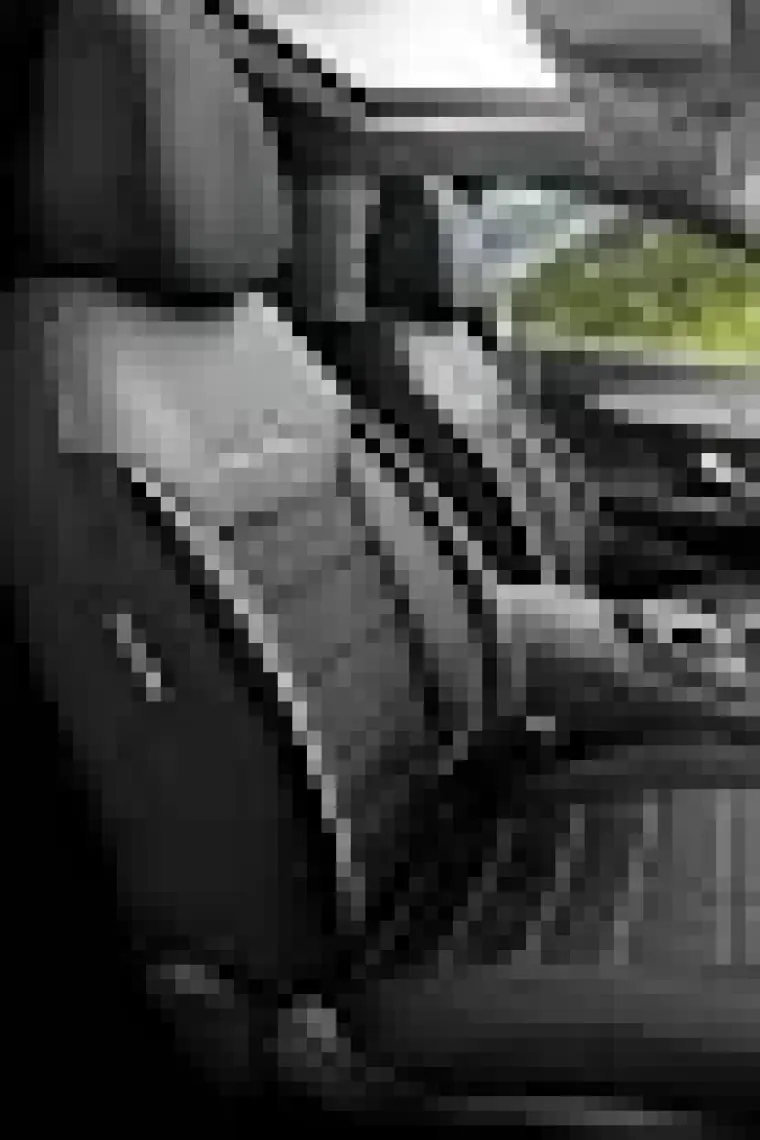 Otom Comfortline Design Airbag Dikişli Ekstra Destekli Gerçek Taytüyü Süet Premium Oto Koltuk Kılıfı Beyaz-Siyah