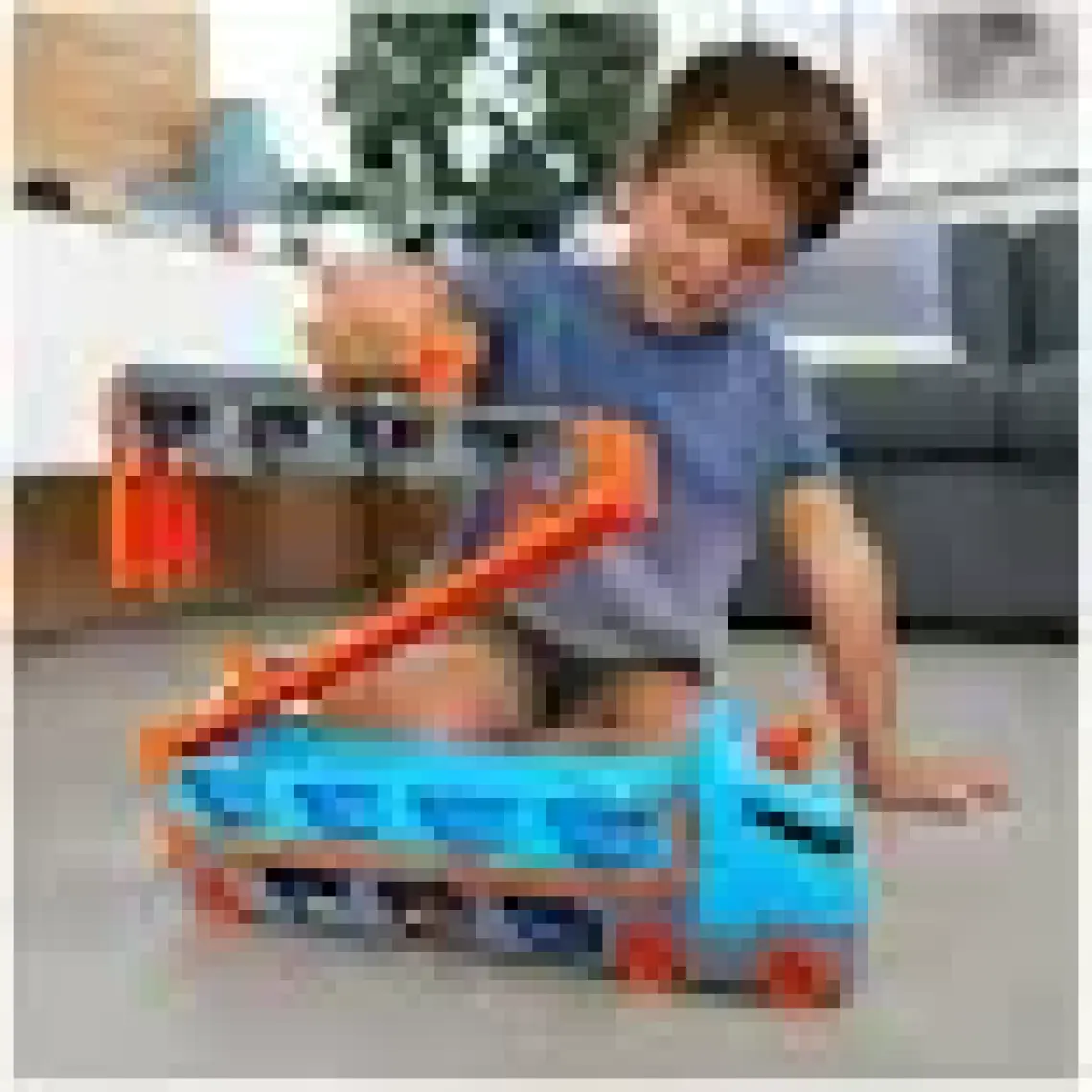 Hot Wheels Sürat Pistli Tır, 3 Adet 1:64 Ölçekli Araba İçerir, 4-8 Yaş Arası Çocuklar İçin GVG37