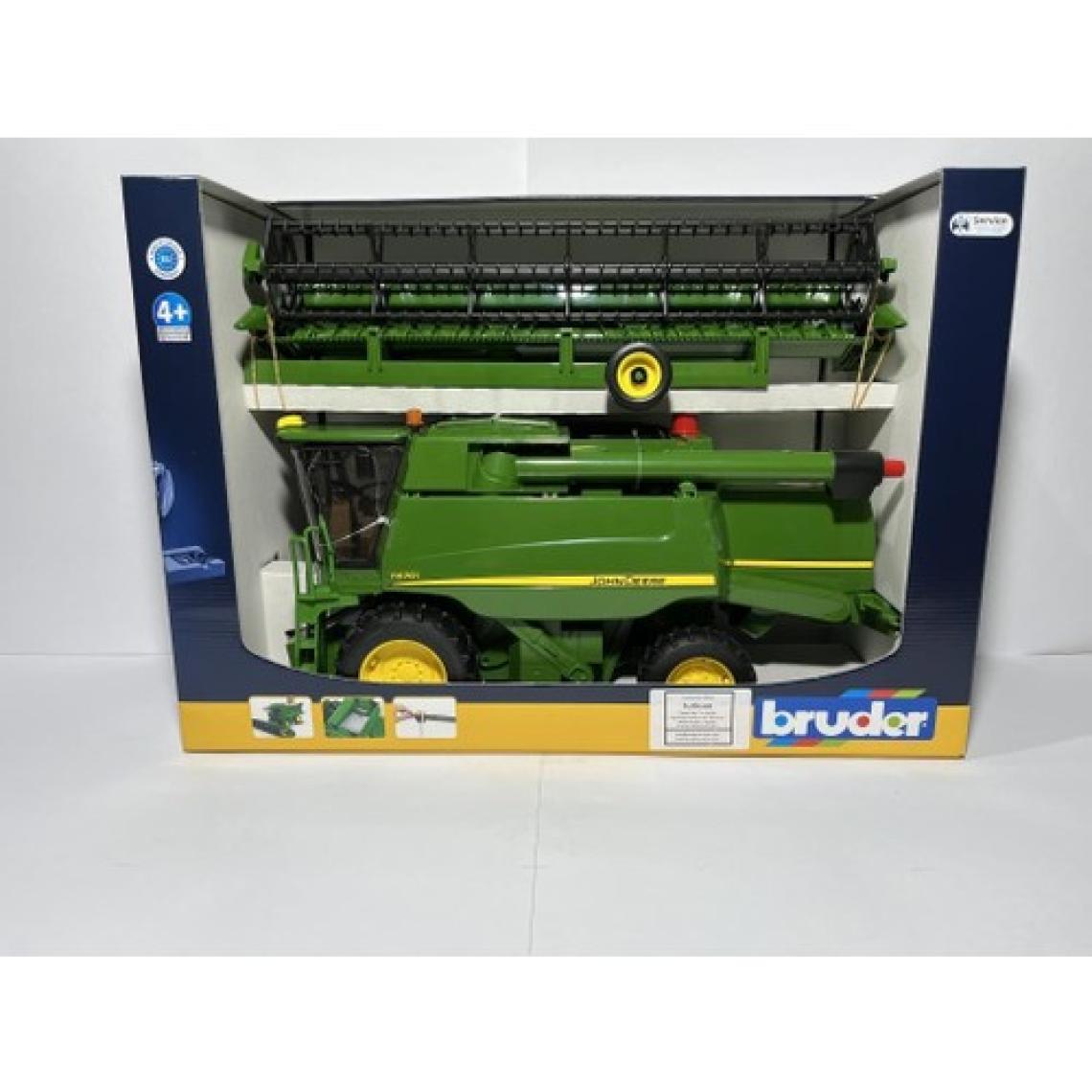 Bruder John Deere T670İ Biçerdöver BR02132