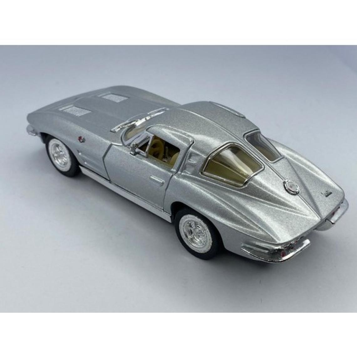 Kinsmart 1963 Corvette Sting Ray - Çek Bırak 5inch. Lisanslı Model Araba, Oyuncak Araba 1:36