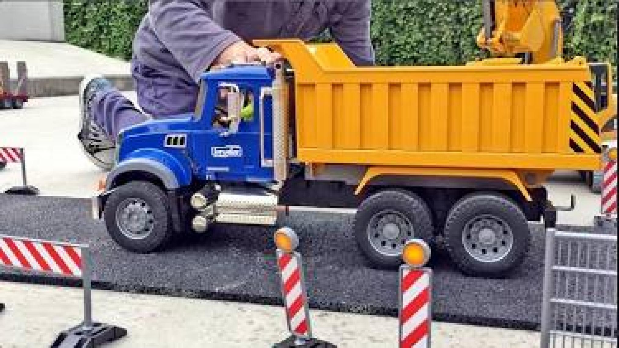 Bruder Mack Granite Damperli Kamyon Sarı BR02815