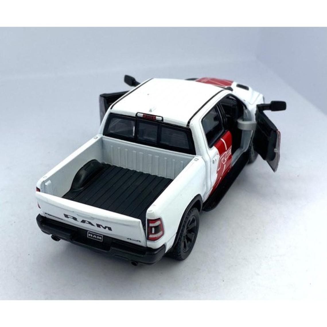 Kinsmart 2019 Dodge Ram 1500 W - Çek Bırak Lisanslı Model Oyuncak Araba 1:46