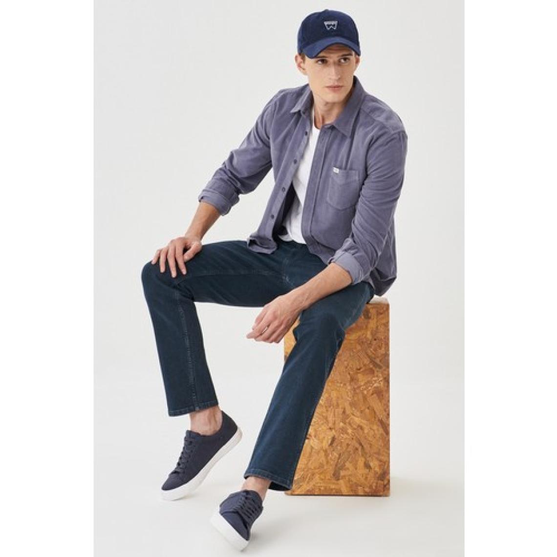 Wrangler Wrangler Greensboro Regular Straight Fit Düşük Bel Esnek Jean Kot Pantolon