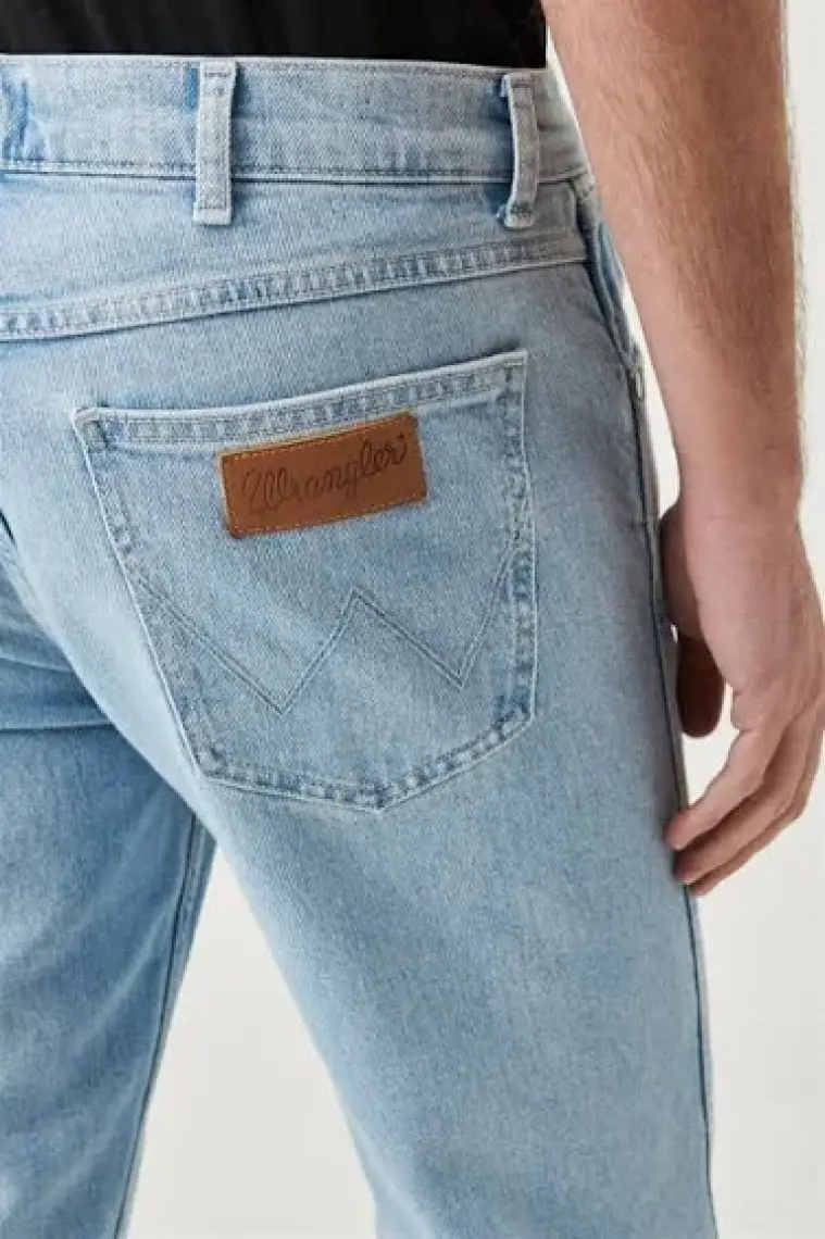 Wrangler W15QJX31R Greensboro 31R Whitewater Erkek Regular Straight Greensboro Regular Straight Jean Pantolon
