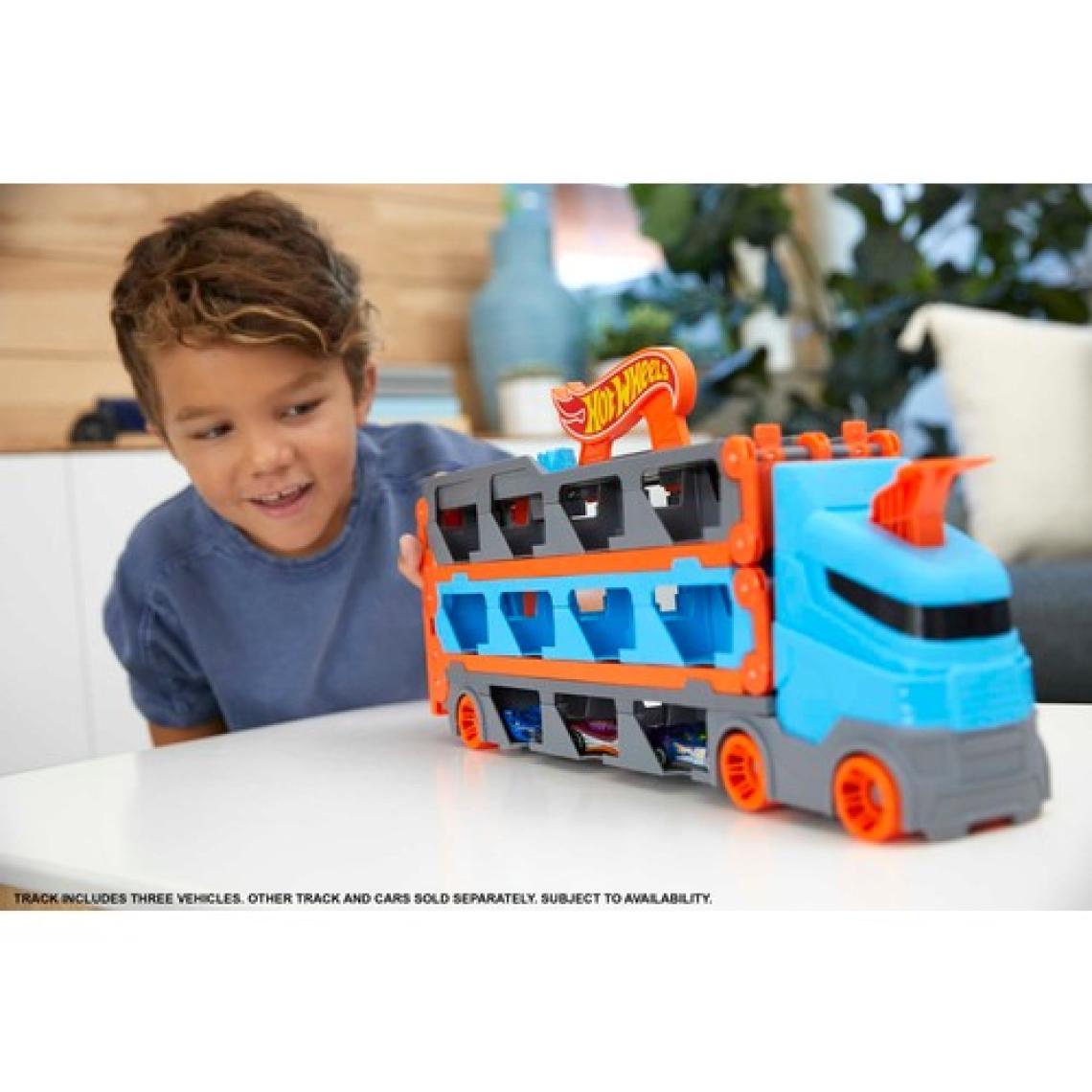 Hot Wheels Sürat Pistli Tır, 3 Adet 1:64 Ölçekli Araba İçerir, 4-8 Yaş Arası Çocuklar İçin GVG37