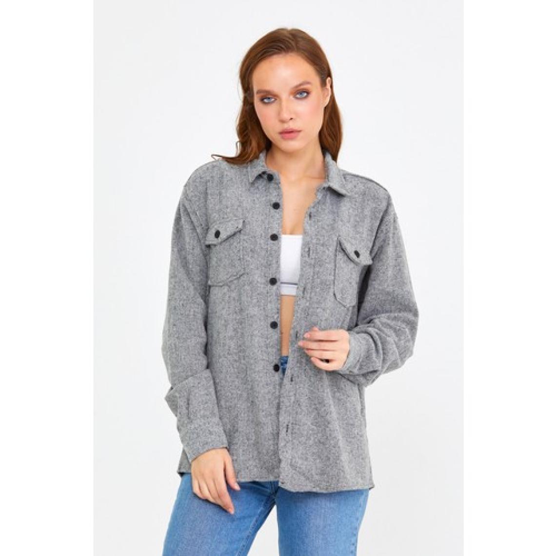 Tarz Cool Gri Kadın Slim Fit Düğmeli Yaka Çift Cepli Oduncu Düz Gömlek