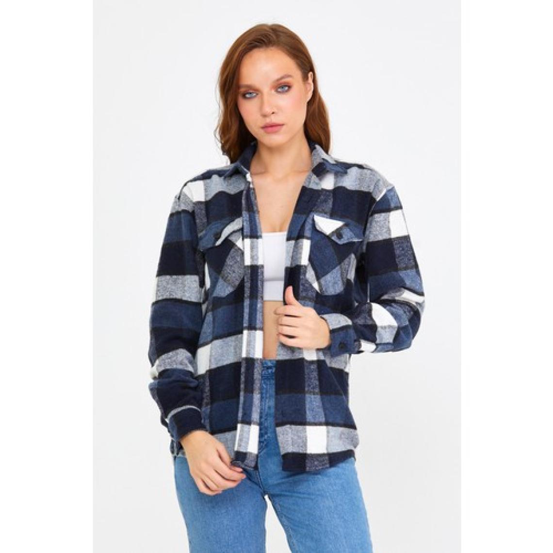 Tarz Cool Mavi Kadın Slim Fit Düğmeli Yaka Çift Cepli Oduncu Ekose Gömlek