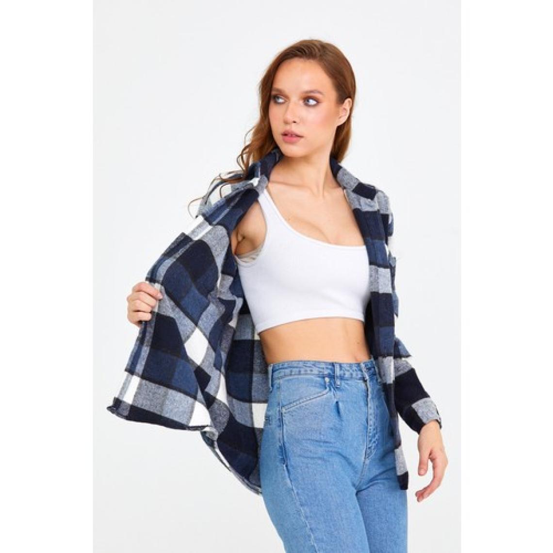 Tarz Cool Mavi Kadın Slim Fit Düğmeli Yaka Çift Cepli Oduncu Ekose Gömlek