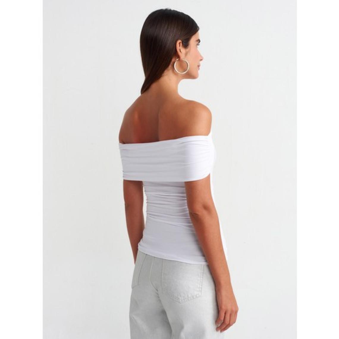 Dilvin 30902 Omuzları Açık Büzgülü Top-Beyaz