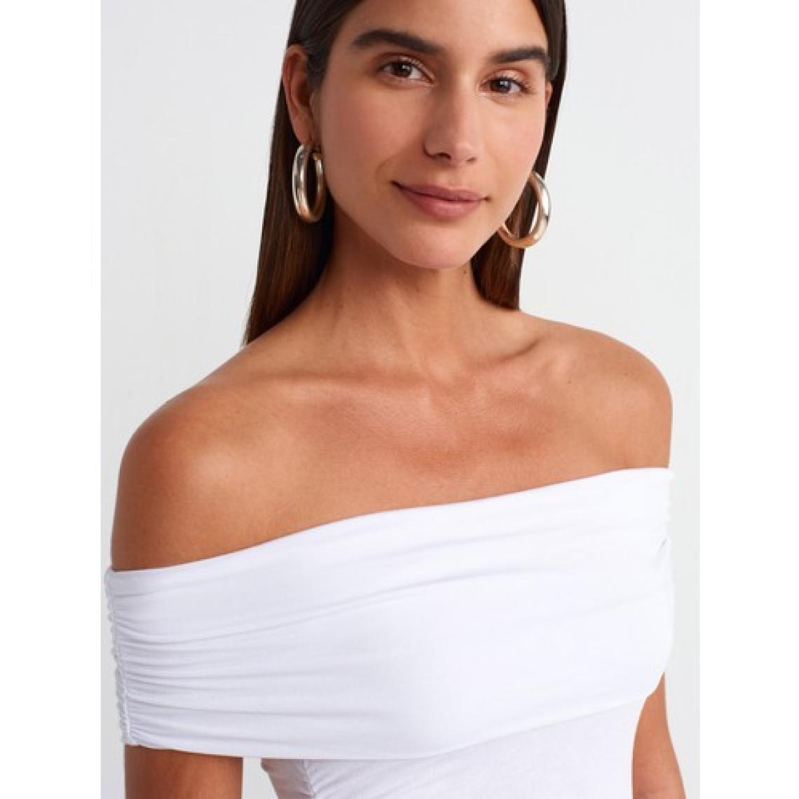 Dilvin 30902 Omuzları Açık Büzgülü Top-Beyaz