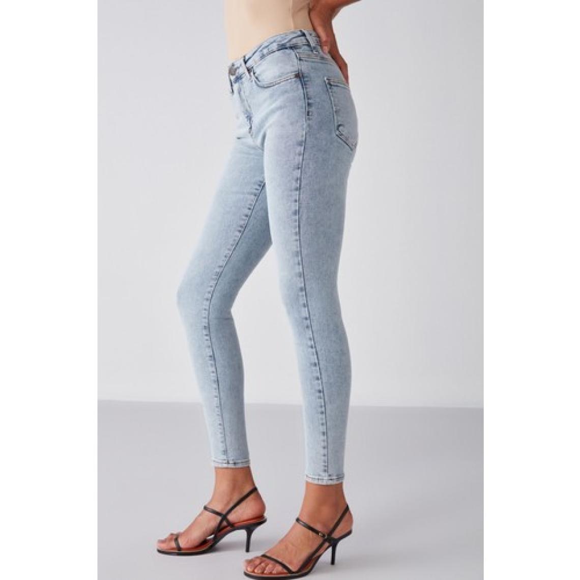 Grimelange Lıssy Relaxed Skinny Açık Mavi Jeans