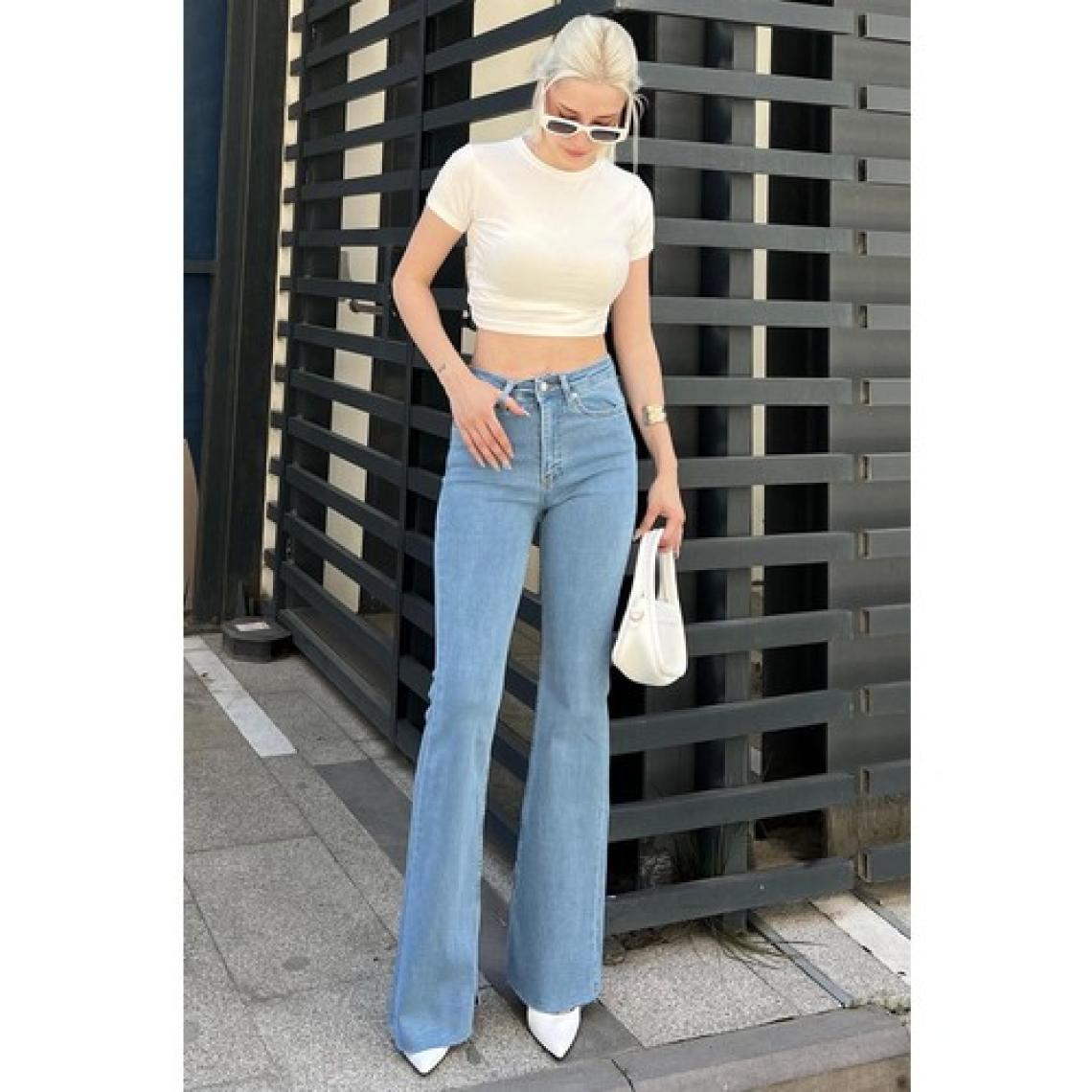 Madmext Kadın Buz Mavisi Yırtmaçlı Likralı Ispanyol Paça Jean Pantolon MG1518