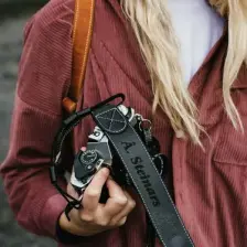 Megagear MG1514 Sierra Serisi Tüm Kameralar Için Gerçek Deri Omuz Veya Boyun Askısı