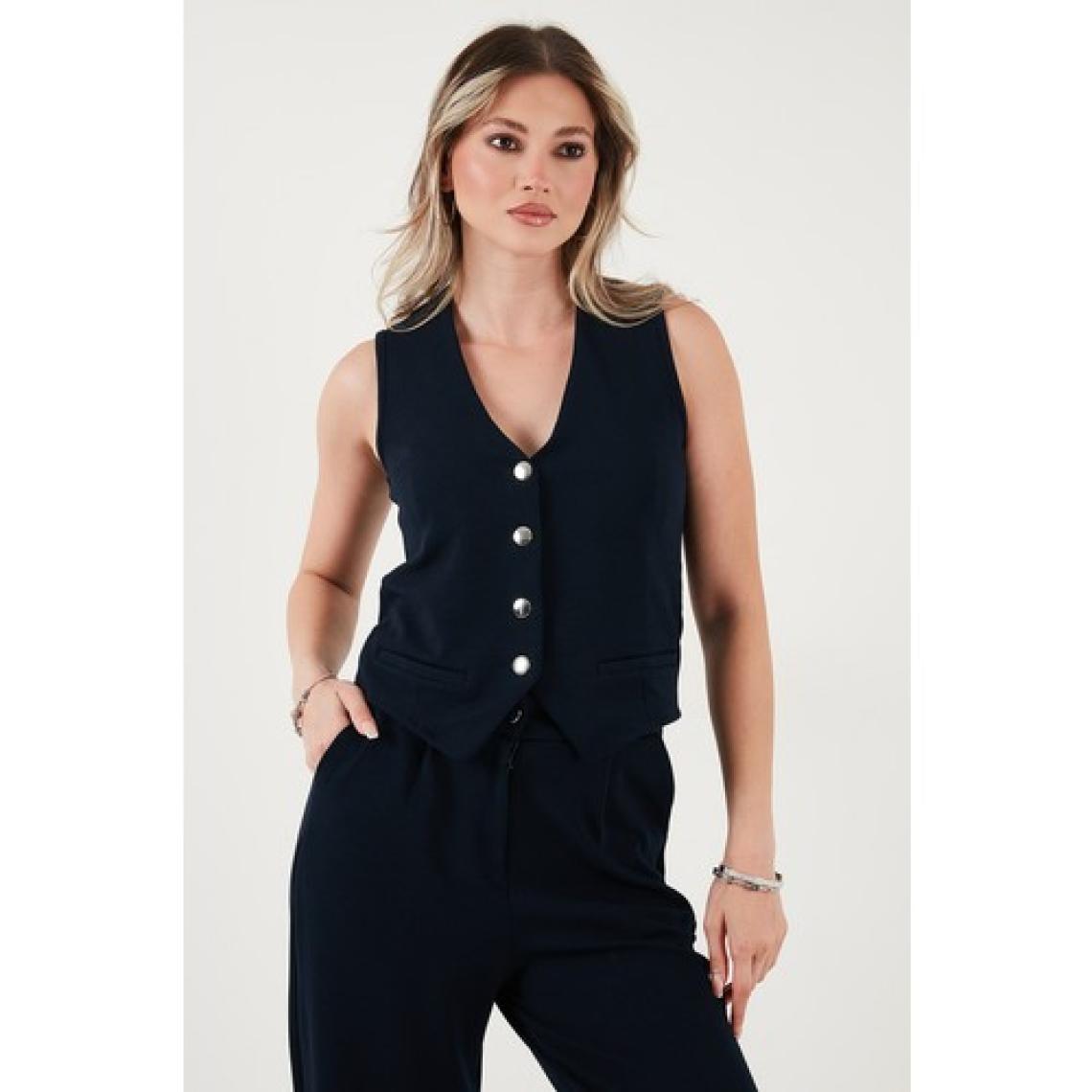 Lela Regular Fit Yüksek Bel Bol Paça V Yaka Yelekli Takım Bayan Takım 5866199