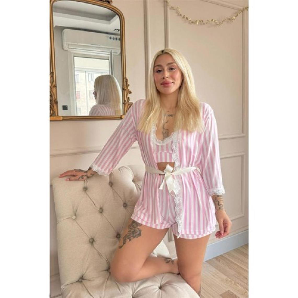Toz Pembe Çizgi Desenli Bambu Crop Sabahlıklı Şortlu Pijama