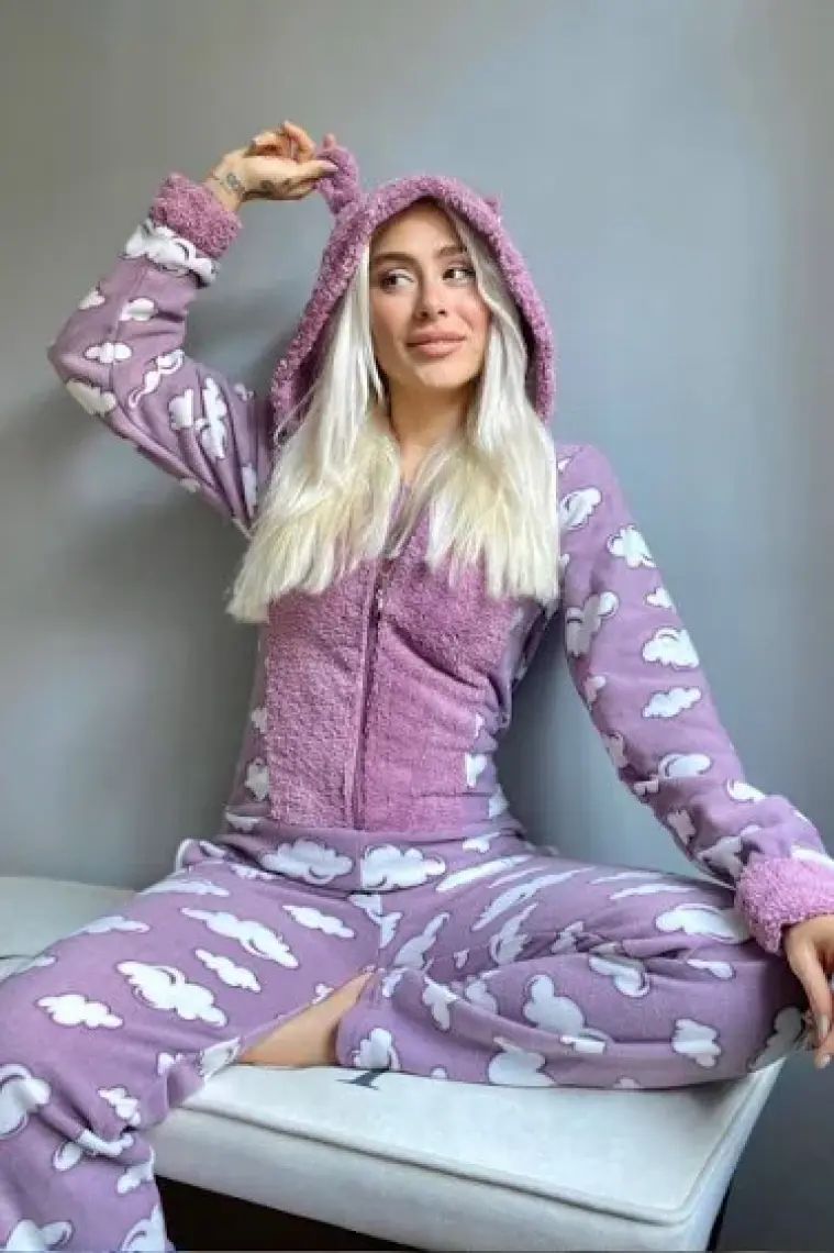 Pijama Evi Mor Bulut Desenli Kadın Polar Peluş Tulum Pijama Takımı