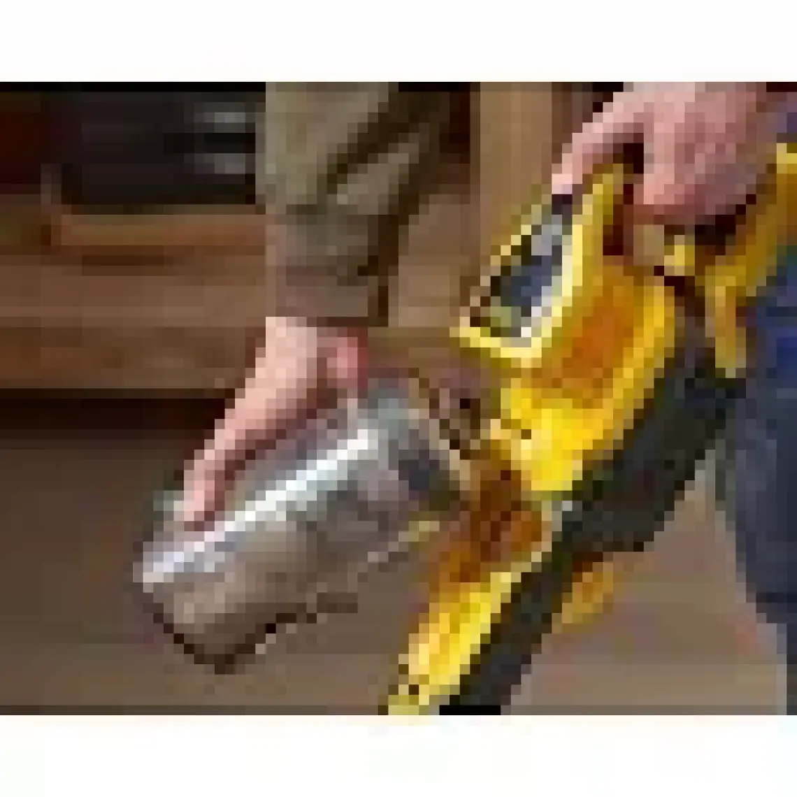 Stanley SFMCVS001D1 18V V20 Kablosuz Dikey Süpürge