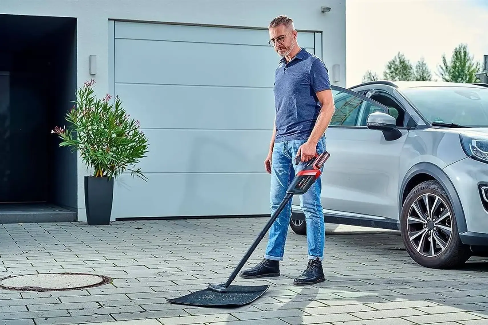 Einhell Akülü El Süpürgesi TE-HV 18/06 Li-Solo Power X-Change (18V, 72 mbar emiş gücü, dar alan başlığı, döşeme başlığı, zemin başlığı, 0,6 L toz haznesi dahil, akü dahil değildir) - 2347190