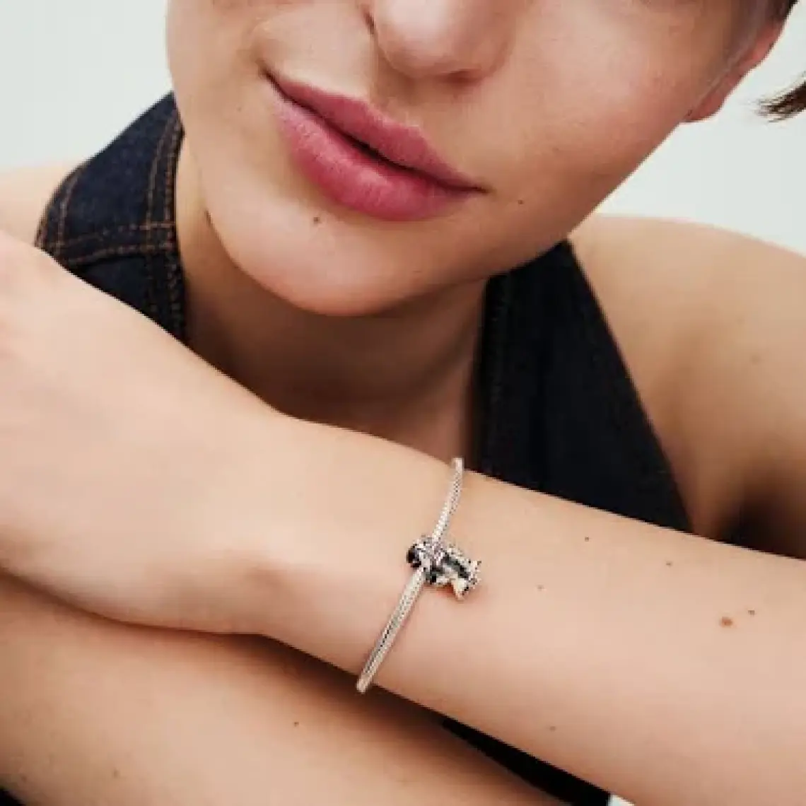 Hector Co Jewellery 925 Ayar Gümüş Disney ''kötüler'' Cruella De Vil'' Charmı