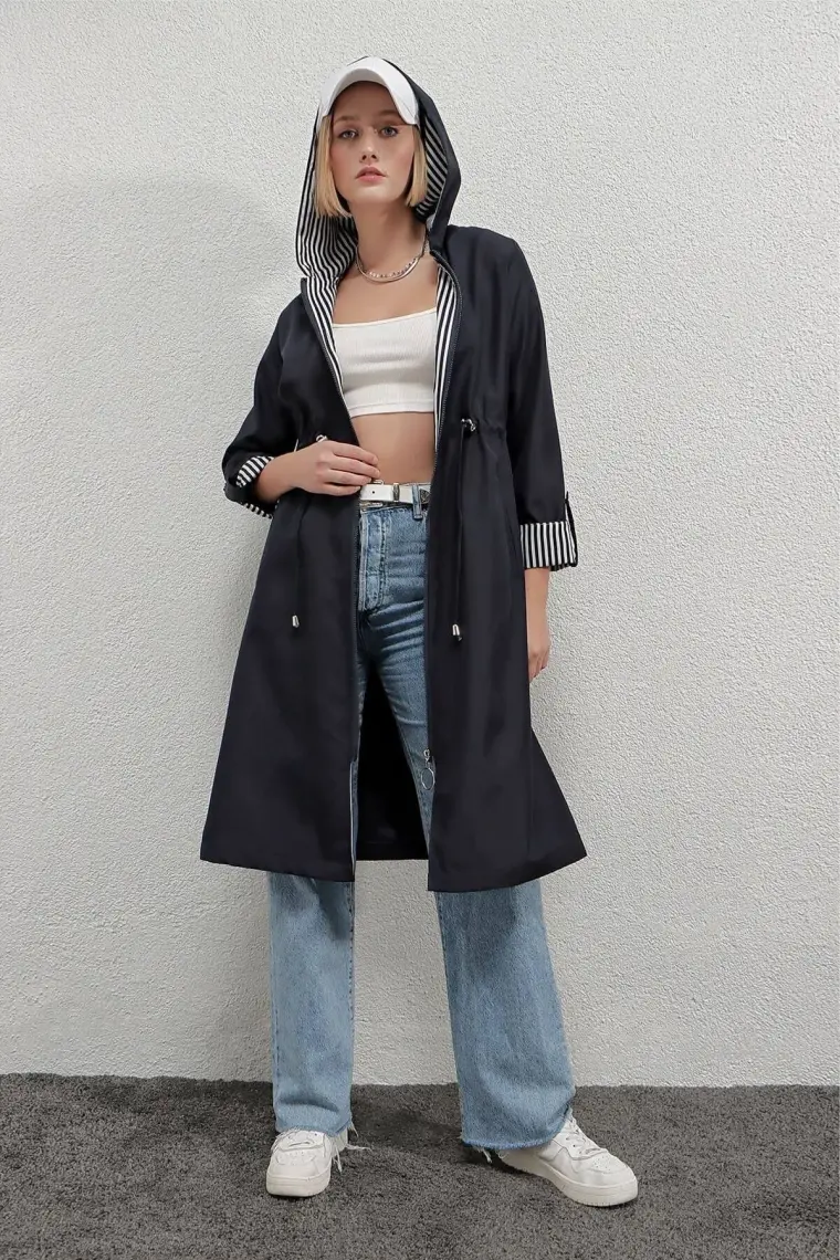 Hazelin Kadın Lacivert Beli Büzgülü Kapşonlu Uzun Trençkot HZL22W-BD190911