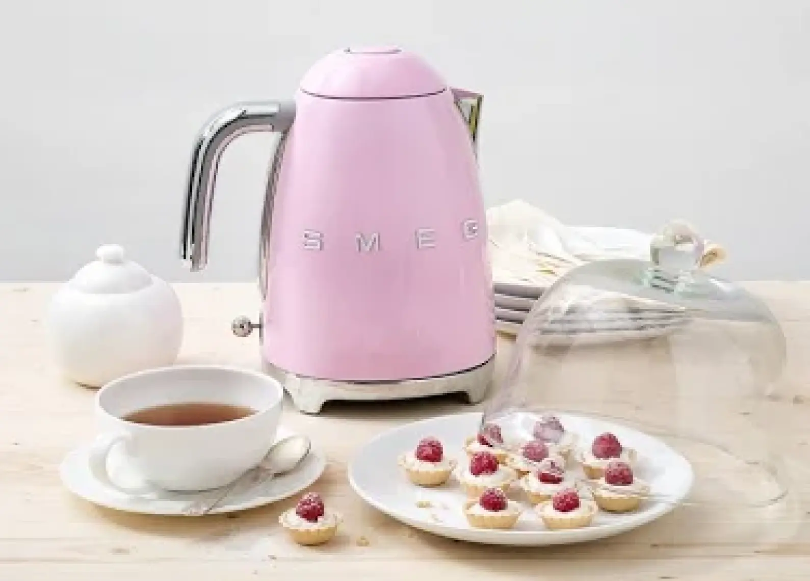 Smeg Pastel Mavi Isı Ayarlı Kettle KLF04PBEU