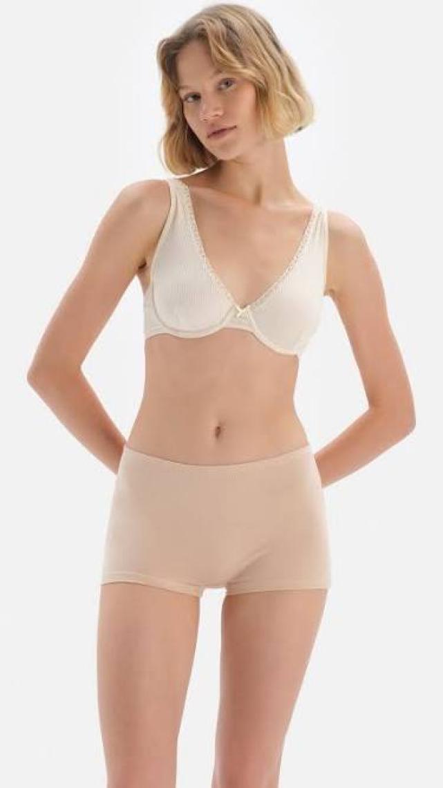 Ten Penye Kadın Boxer