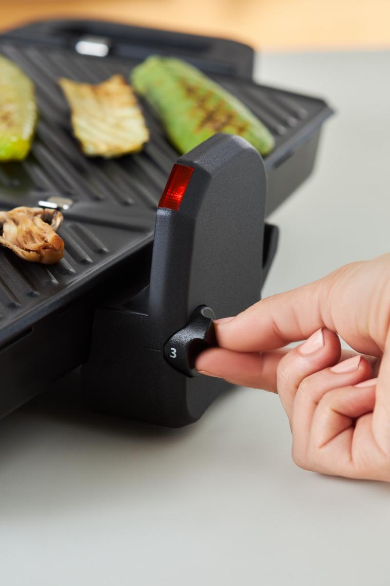 Karaca Future Essential Matte Black 1800 W Tost Makinesi