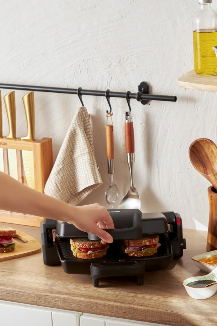 Homend Toastbuster 1337H Çıkarılabilir Plakalı, 4 Ekmekli Tost Makinesi 1800 W Siyah