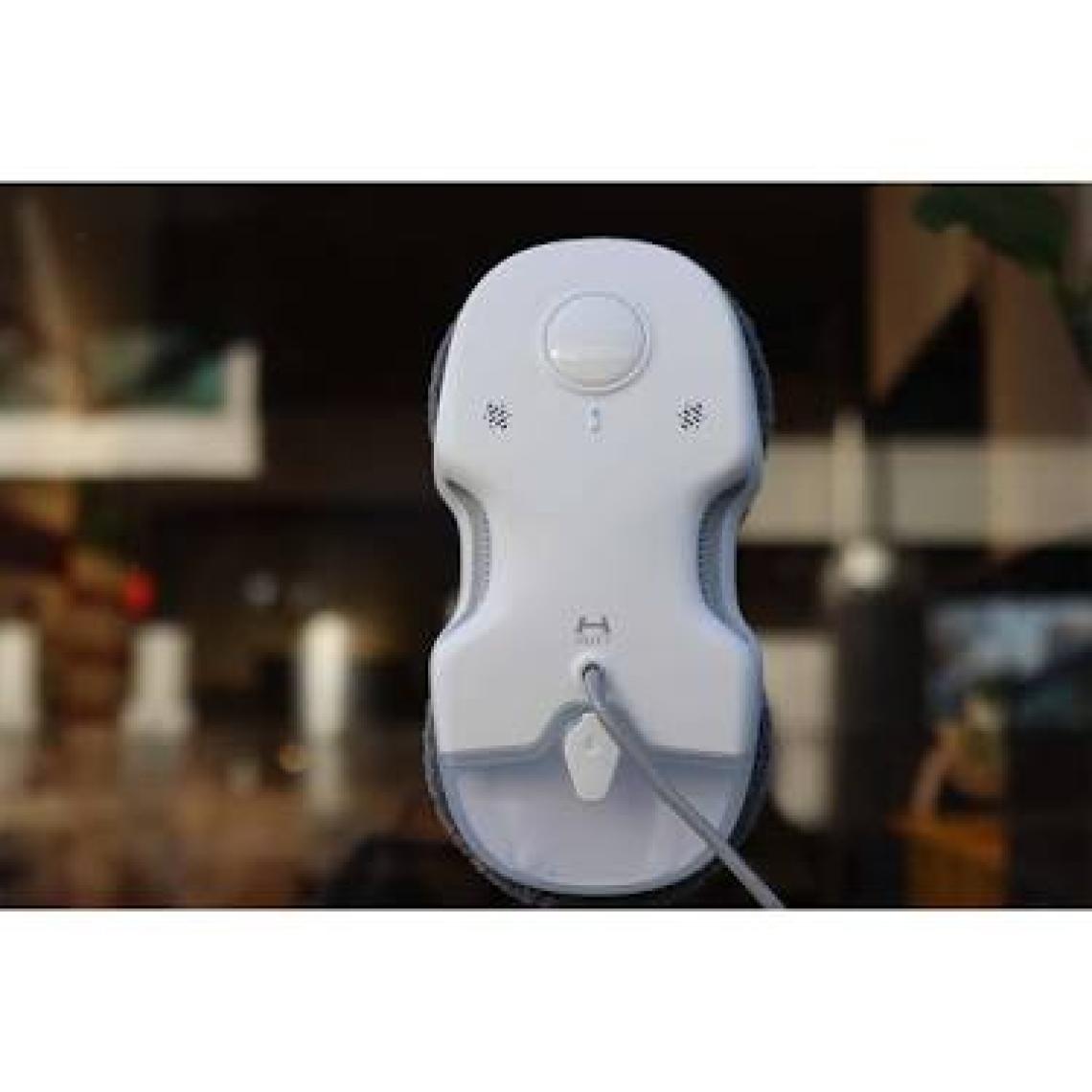 Hutt C65 Cam Silme Robotu