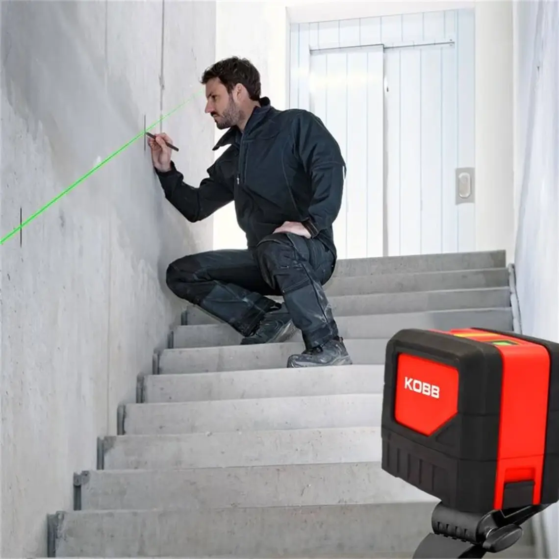 Kobb KBL92GTP 30 Metre Profesyonel Yatay ve Dikey Otomatik Hizalamalı Yeşil Çapraz Çizgi Lazer, 2 Noktalı Şakül Lazer Distomat + Mini Tripod + Tripod