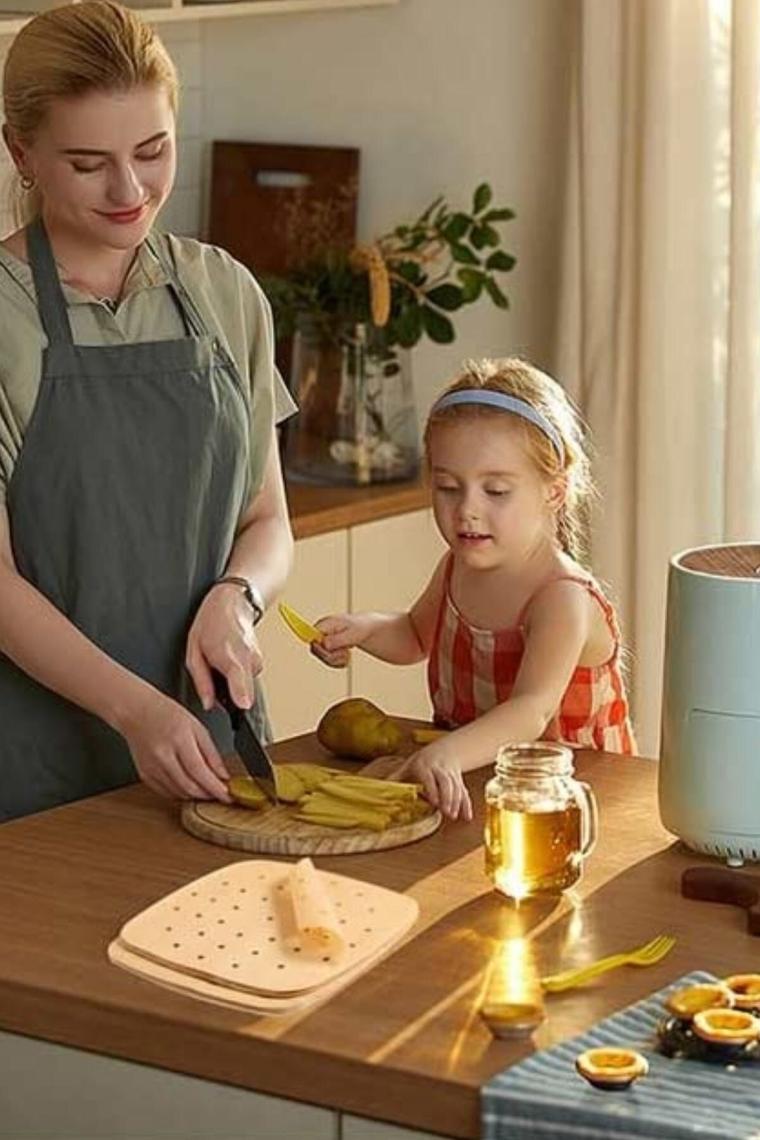 100 Adet  Pişirme Kağıdı Tek Kullanımlık Yağ Geçirmez Kağıt Kare Delikli Model Airfryer Xxl