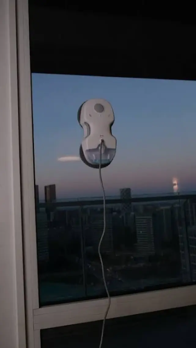 Hutt C7 Akıllı Cam Temizleme Robotu