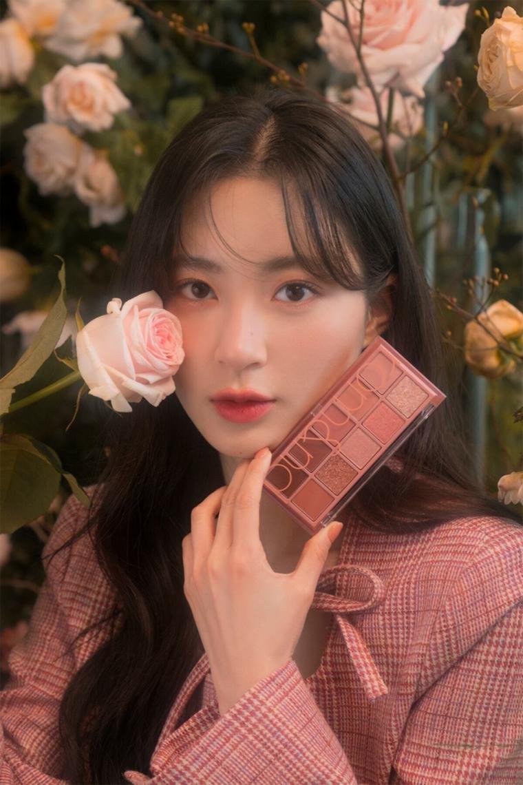 Mat, Işıltılı ve Glitter İçeren Yoğun Pigmentli Far Paleti Better Than Palette - Rosebud Garden