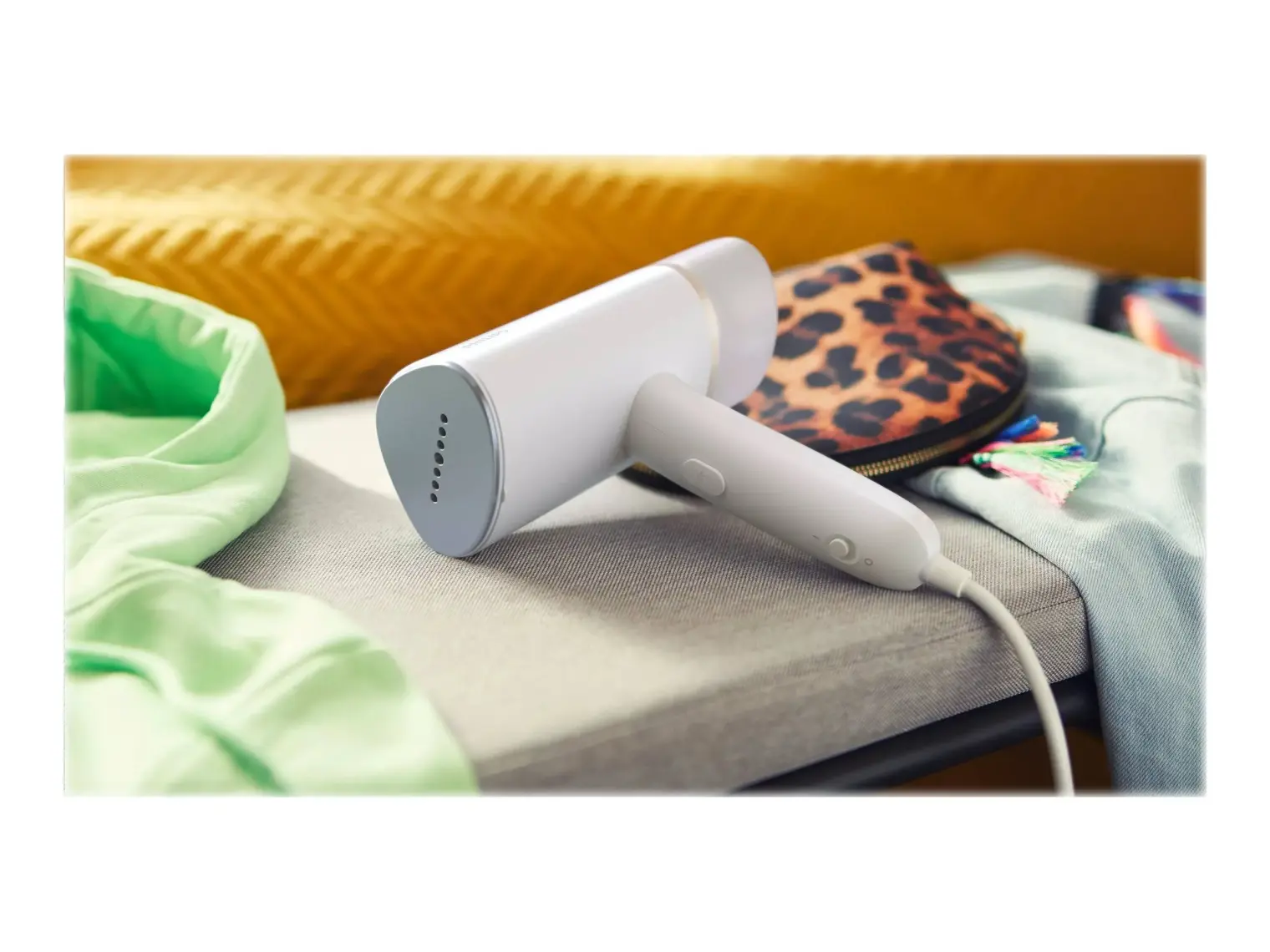 Philips 3000 Serisi El Tipi Dikey Ütü, 1000W, 30 Saniyede Hazır, Kompakt ve Katlanabilir, Yanık Riski Yok, Beyaz, STH3020/10