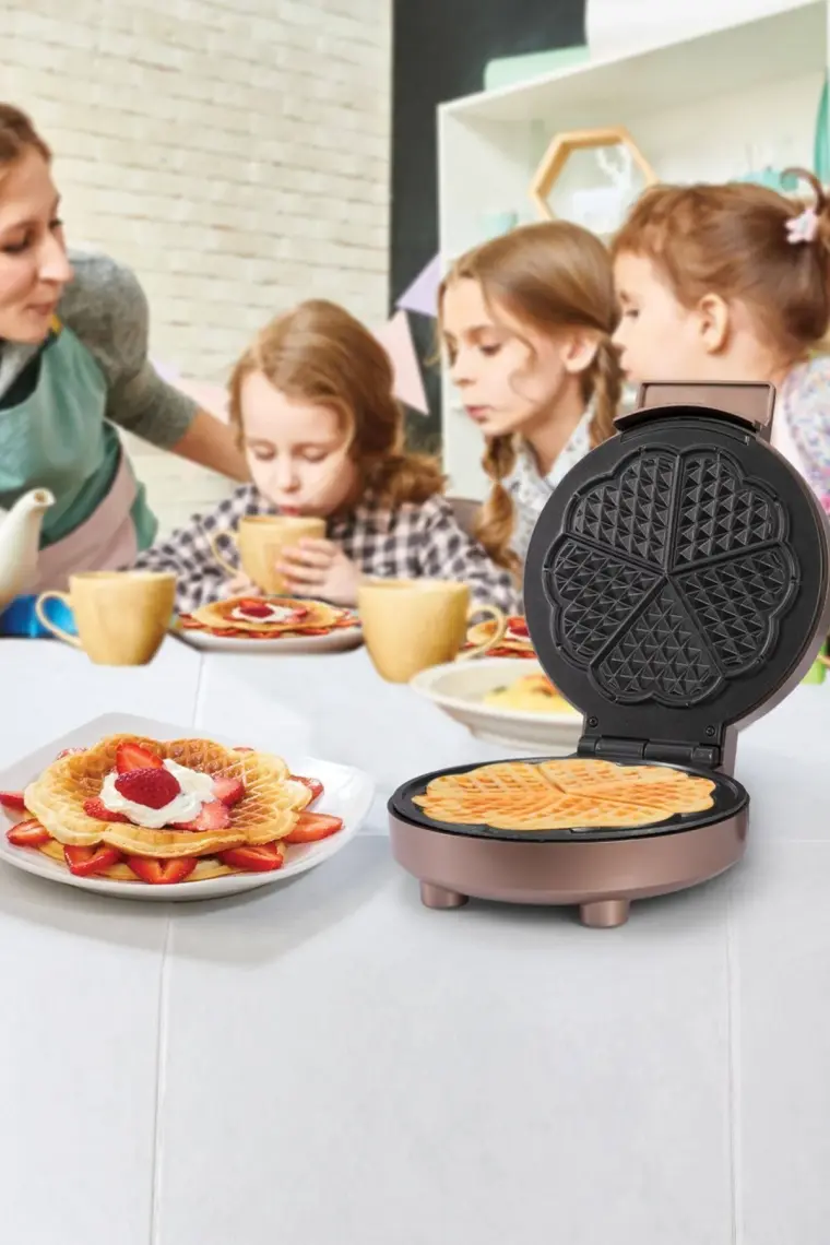 Goldmaster Caramel 1000W Taşmayı Önleyen Derin Plakalı Aşırı Isınmaya Dayanıklı Waffle Makinesi In 6418