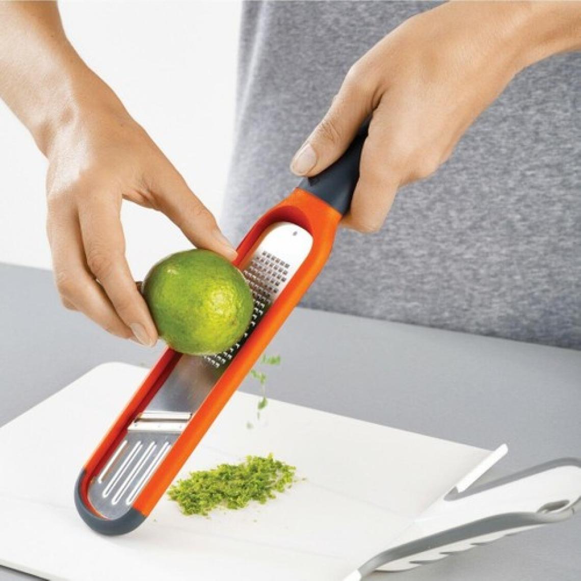 Joseph Joseph Handi-Grate™ 2'si 1 Arada Mini Rende ve Dilimleyici Turuncu