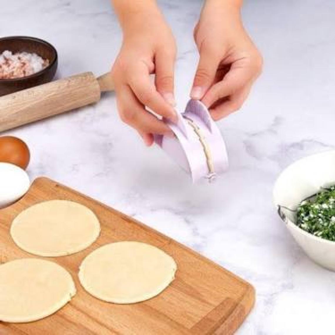 Karalı Plastik Ravioli Poğaça ve Çiğ Börek Kalıbı