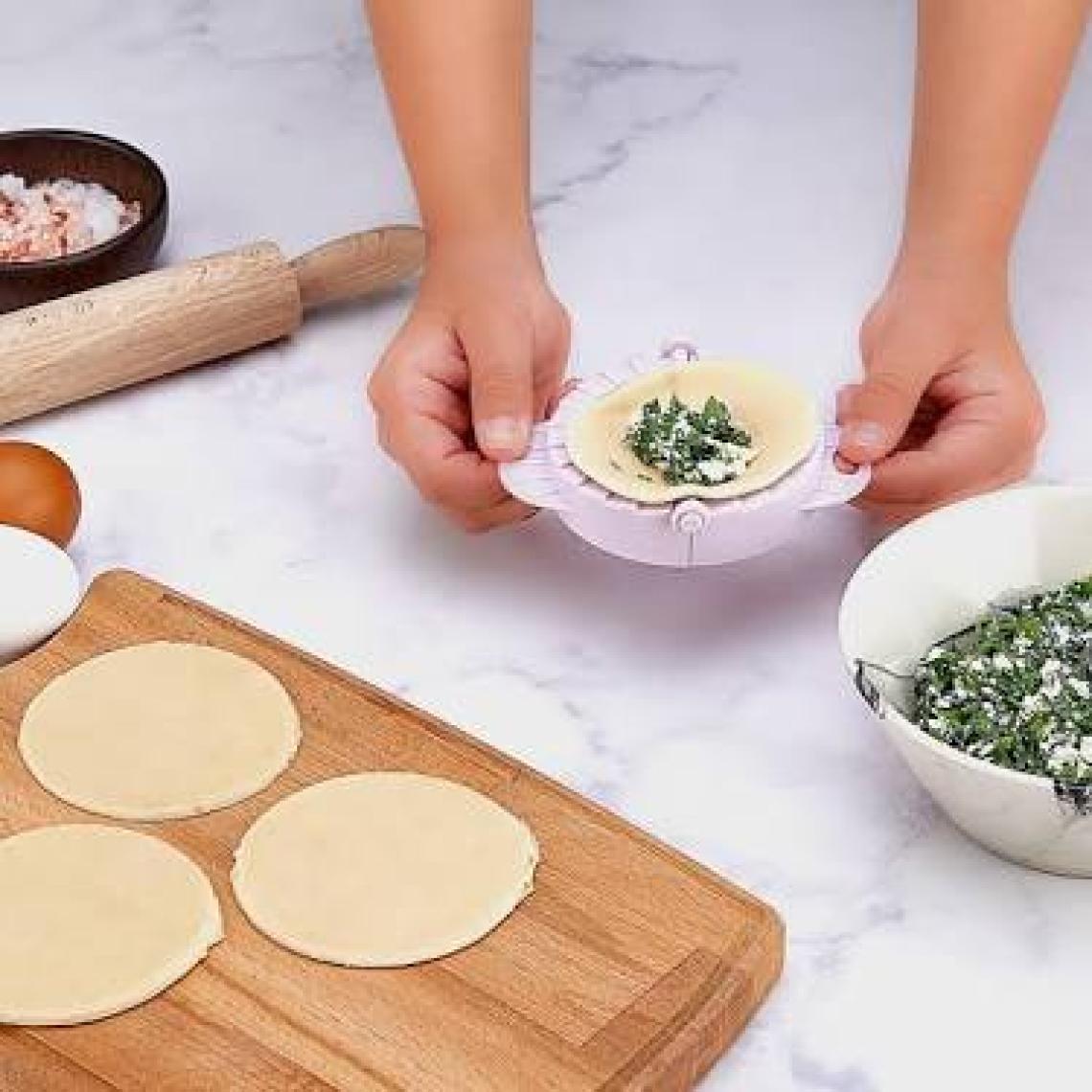 Karalı Plastik Ravioli Poğaça ve Çiğ Börek Kalıbı