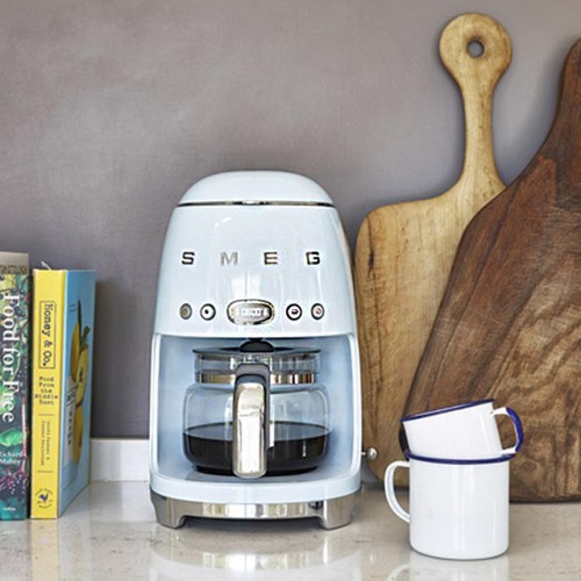 Smeg Pastel Yeşil Filtre Kahve Makinesi DCF02PGEU