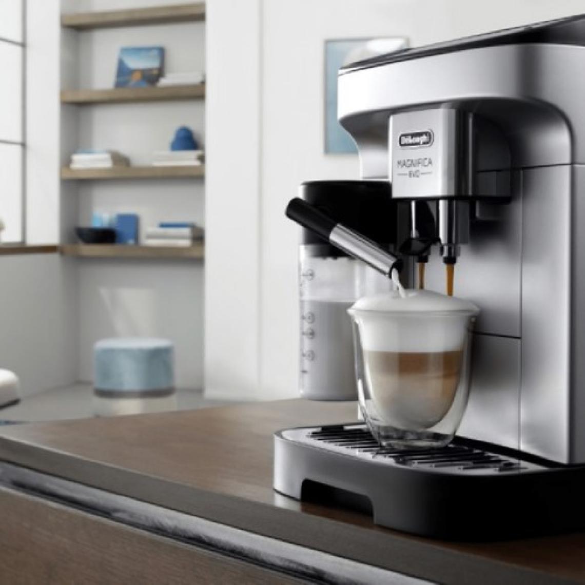Delonghi MAGNIFICA EVO Çekirdekten Fincana Kahve Makinesi ECAM290.81.TB