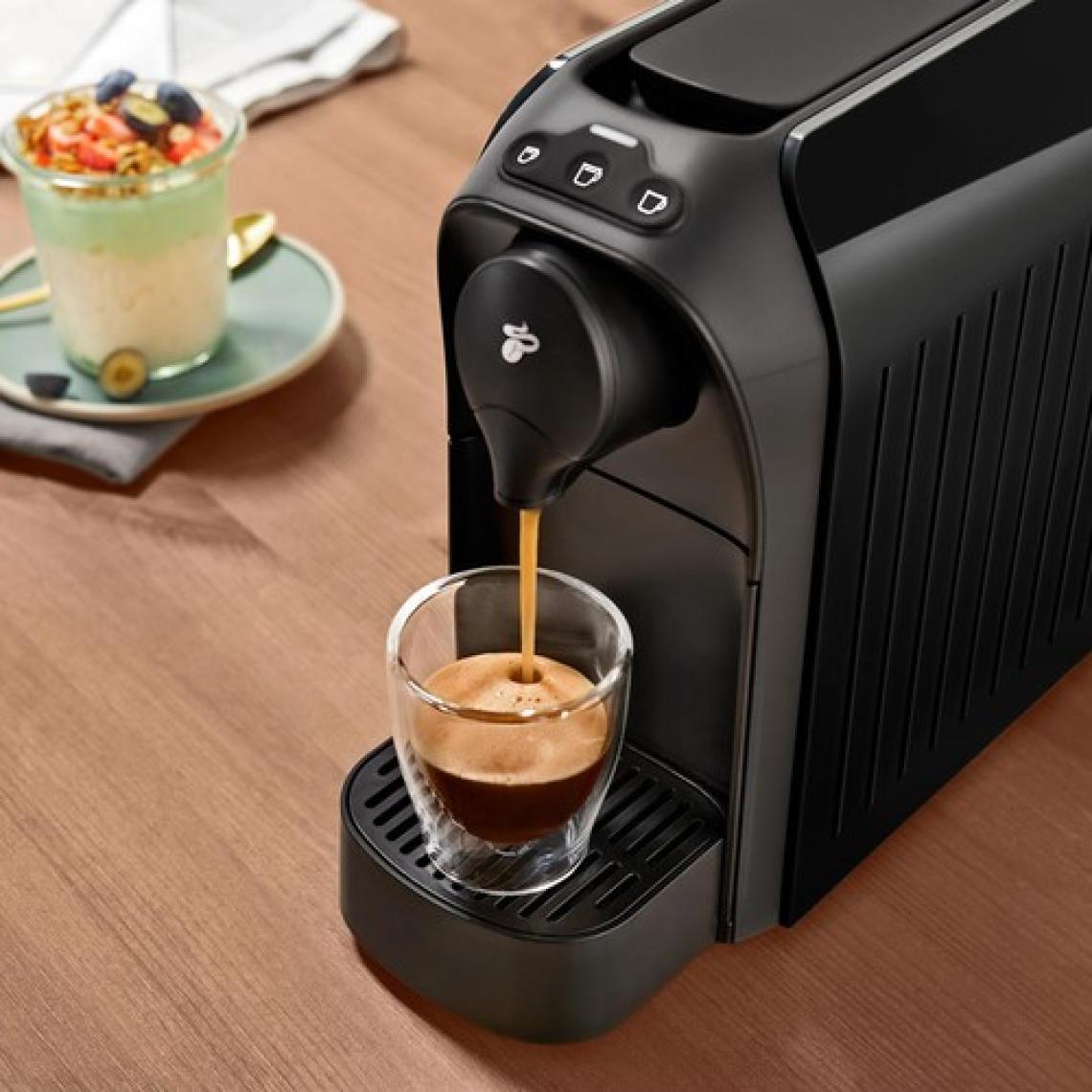 Tchibo Cafissimo Easy Kapsüllü Kahve Makinesi - Siyah